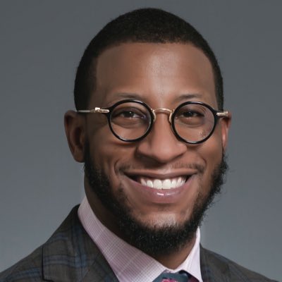 jonathanjmcgee's tweet photo. #NewDegree #NewJob #NewHeadshot https://t.co/hglziDhJMf