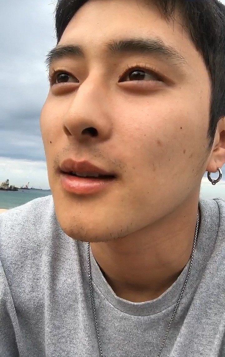 Hourlyjsephh's tweet photo. #KARD #JSEPH #제이셉 #TAEHYUNG @KARD_Official https://t.co/C8VxRmELSO