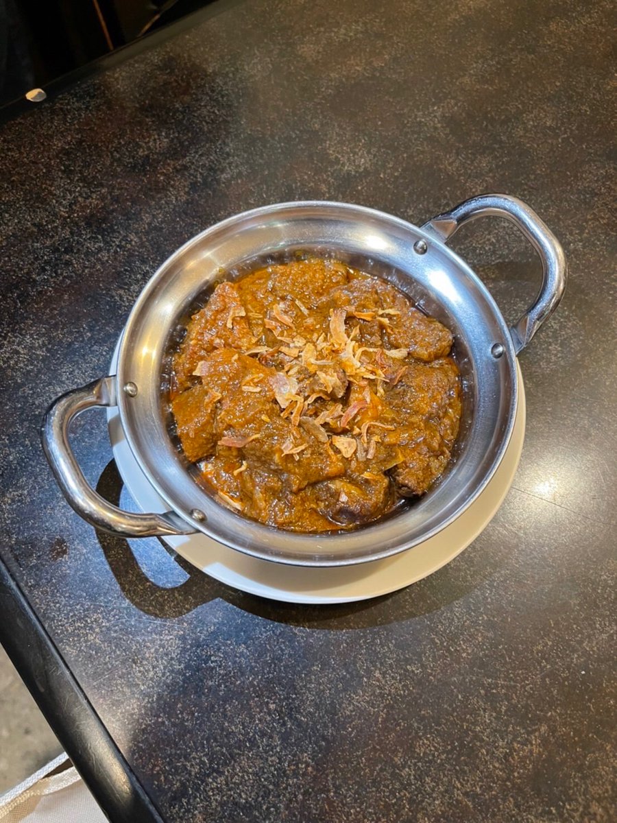 Mkitchen_machi8's tweet photo. 皆様充実したGWを過ごせましたか？
明日のスペシャルはBeef masbani 前回2月はとても好評だった第二都市チッタゴンの郷土カレーです。
皆様是非お越しください。
#バングラデシュ料理 #カレー #町屋 #焼肉 #町屋マスターキッチン https://t.co/kWguzipgqW
