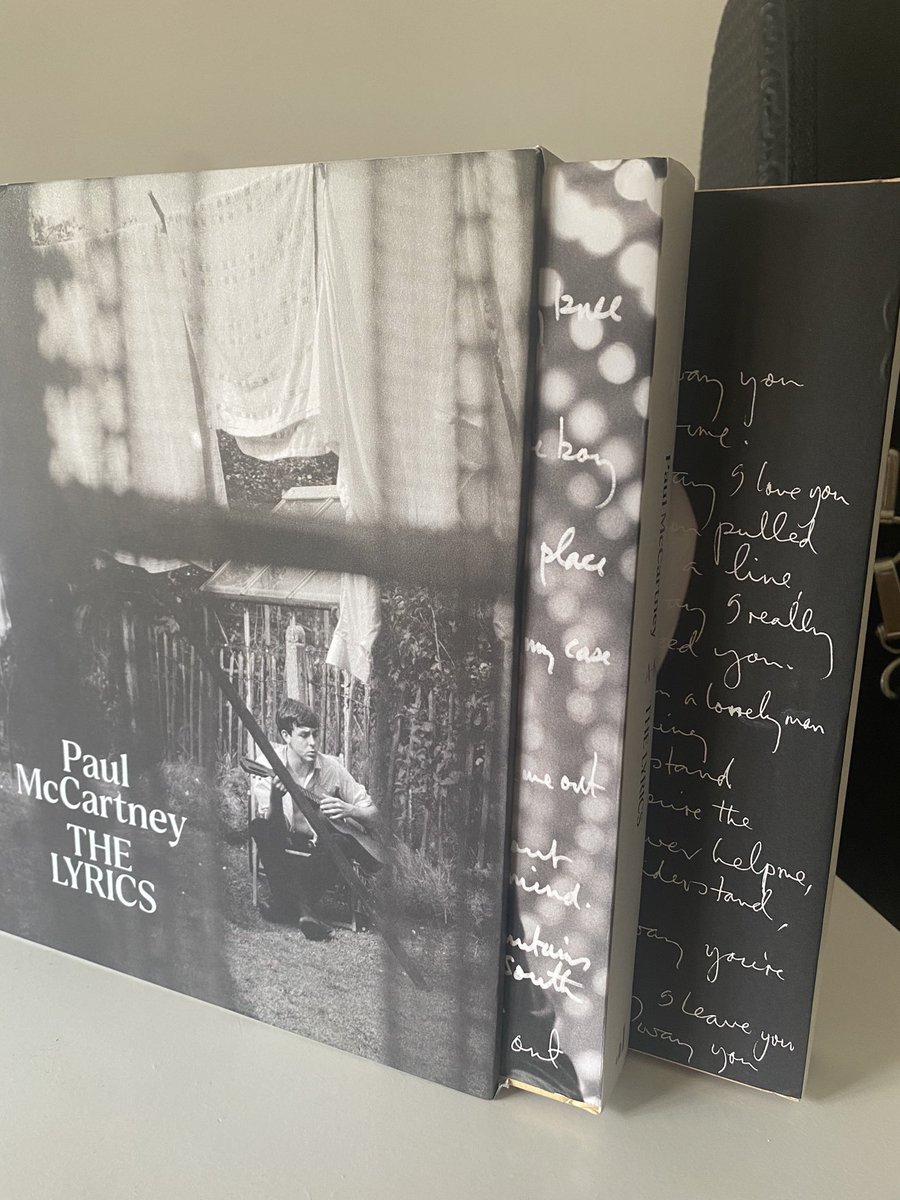 garage705's tweet photo. Paul McCartney - The Lyrics, uma aula de composição e inspiração @PaulMcCartney #whenigotthemusicigotaplacetogo #TheBeatles #garage705 #punkrock #punckrocknacional #dependedevoce https://t.co/oJ423tAgyR