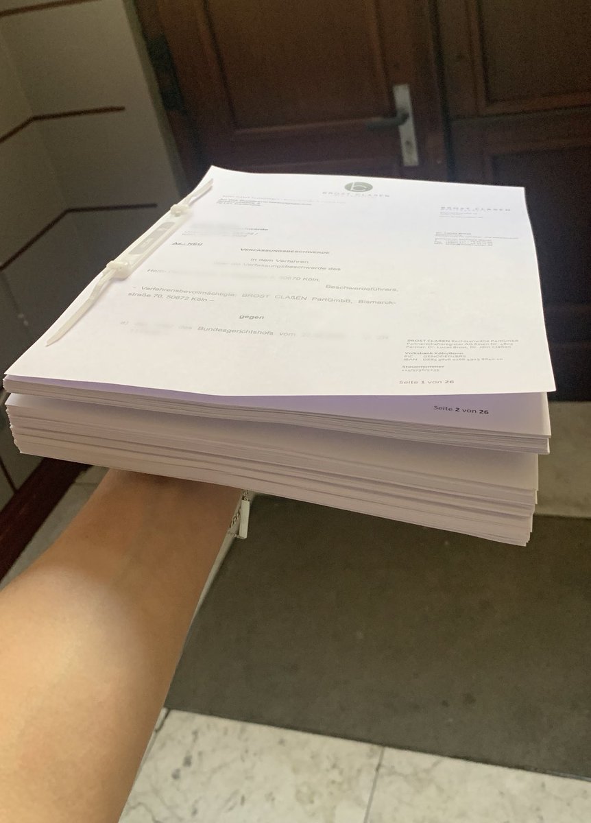 Erste #Verfassungsbeschwerde geschrieben zum Schutze des Persönlichkeitsrechts💪🏻. Es wird Zeit, dass die Präventionsfunktion des Geldentschädigungsanspruchs mehr Beachtung findet. <a href="/BrostClassen/">BROST CLAẞEN</a> #BVerfG