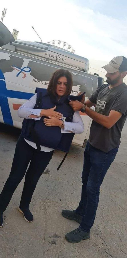 jessicasosaber's tweet photo. #ShireenAbuAkleh corresponsal de Al Jazeera, poco tiempo antes de ser asesinada a sangre fría por las fuerzas israelíes. Cuánto horror https://t.co/0T9RxLlfjL