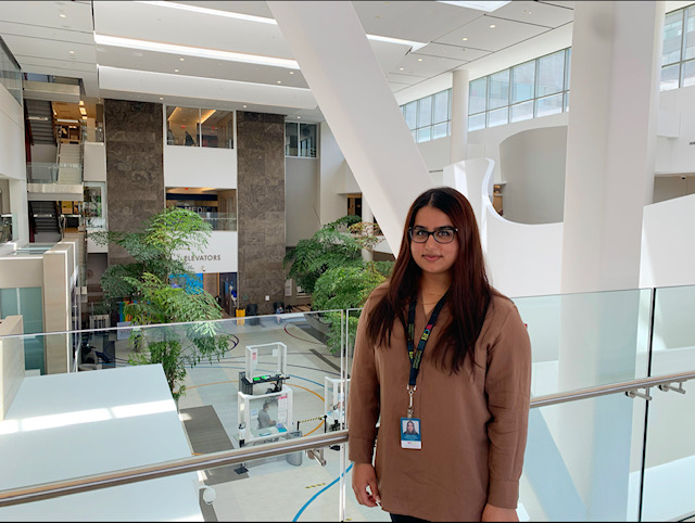 DavidLimMD's tweet photo. It was a pleasure meeting @SimranSandhu17_, our @WCHResearch summer student, and giving her a tour of our beautiful @WCHospital.

Simran will be studying our outcomes after breast surgery &amp; #breast reconstruction. @DrJohnSemple @tdcil @DavidUrbachMD @DrRulanParekh @jemd1 @UofTGSx https://t.co/ymOhGqAxBU