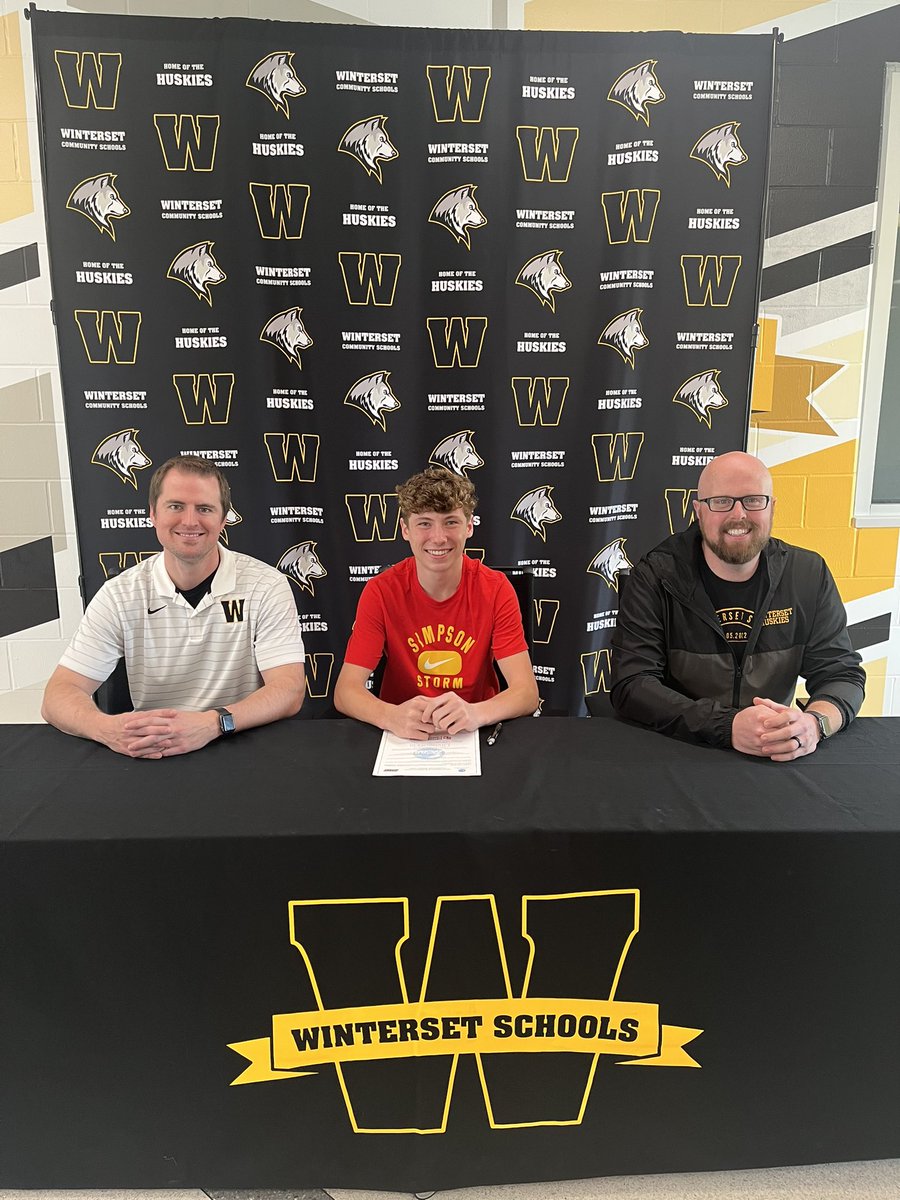 Congratulations to senior Levi Gurwell on committing to Simpson College to continue his academic and basketball career!