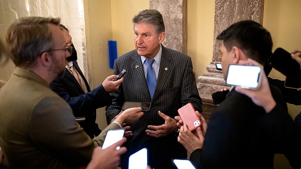 thehill's tweet photo. #BREAKING: Manchin to oppose Democratic bill guaranteeing abortion access https://t.co/fCeOXl80jo https://t.co/NGlOXliGJu