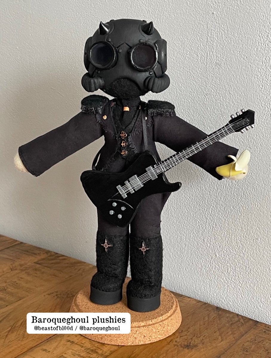 beastofbl00d's tweet photo. ♱ I’ve been continuing to make my little collection of Ghoul plushies, so here’s our beloved Banana ghoul, Aether !! Now my little Dew / Sodo plushie isn’t on his own anymore <3 ♱ https://t.co/ADe6gO2ACH
