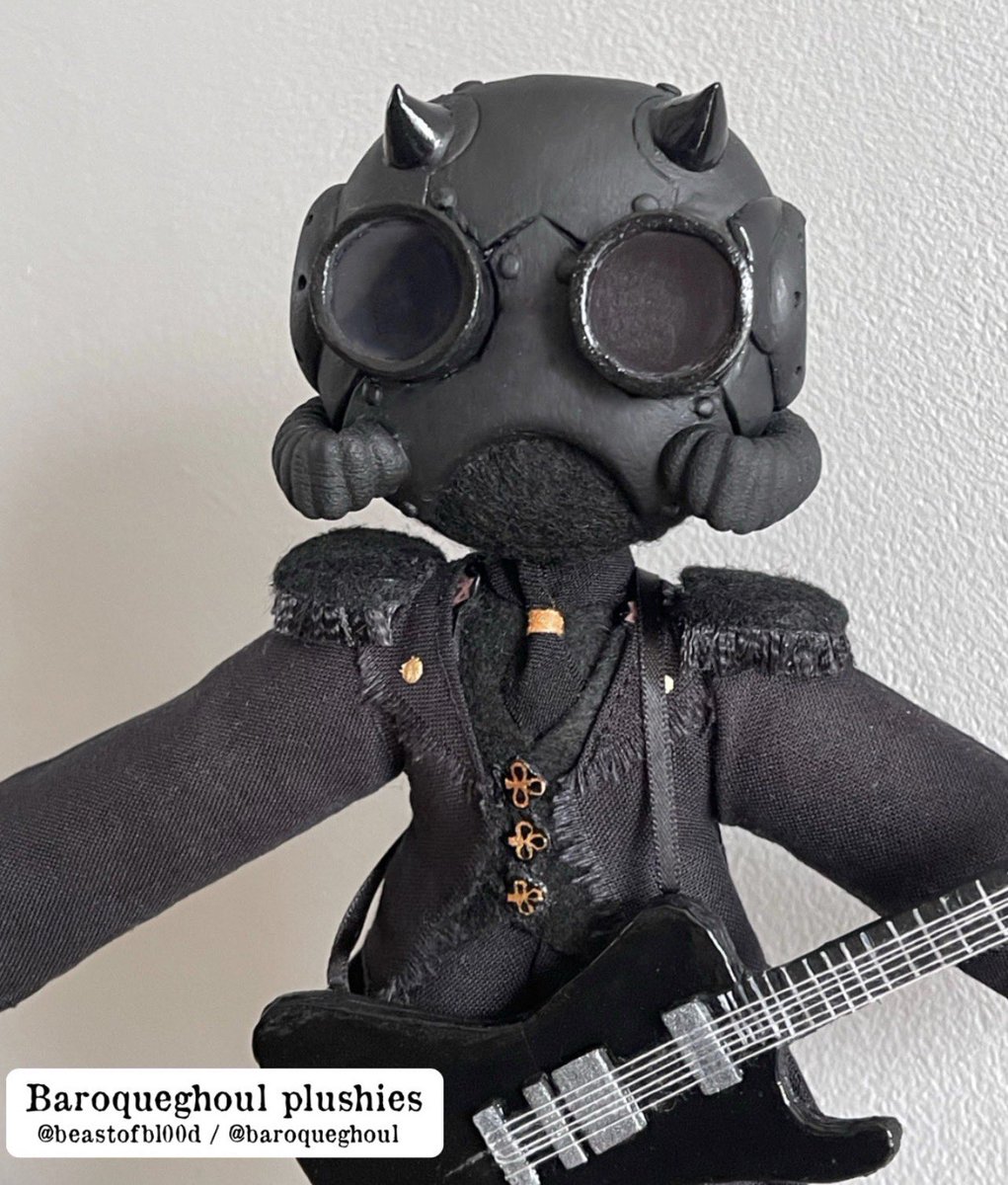 beastofbl00d's tweet photo. ♱ I’ve been continuing to make my little collection of Ghoul plushies, so here’s our beloved Banana ghoul, Aether !! Now my little Dew / Sodo plushie isn’t on his own anymore <3 ♱ https://t.co/ADe6gO2ACH