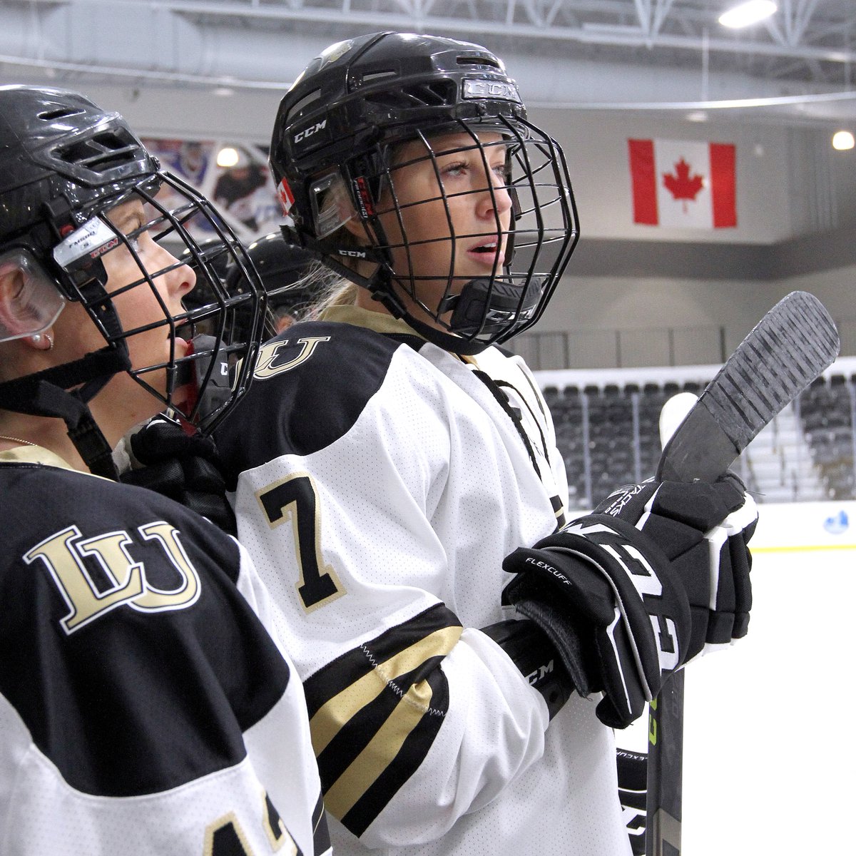 CHAWomensHockey's tweet photo. Lindenwood's @sierraburt1417 ended her career as one of the top players in LU history, tallying 84 points on 34 goals and 50 assists for the Lions during her stellar career.
#CHA20 | #SeniorSendoff https://t.co/vwnLVz231F