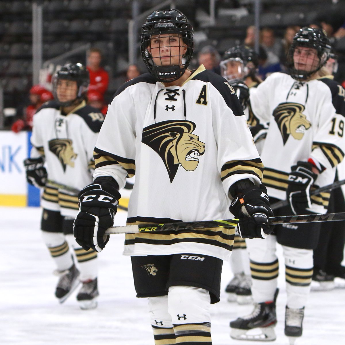 CHAWomensHockey's tweet photo. Lindenwood's @sierraburt1417 ended her career as one of the top players in LU history, tallying 84 points on 34 goals and 50 assists for the Lions during her stellar career.
#CHA20 | #SeniorSendoff https://t.co/vwnLVz231F
