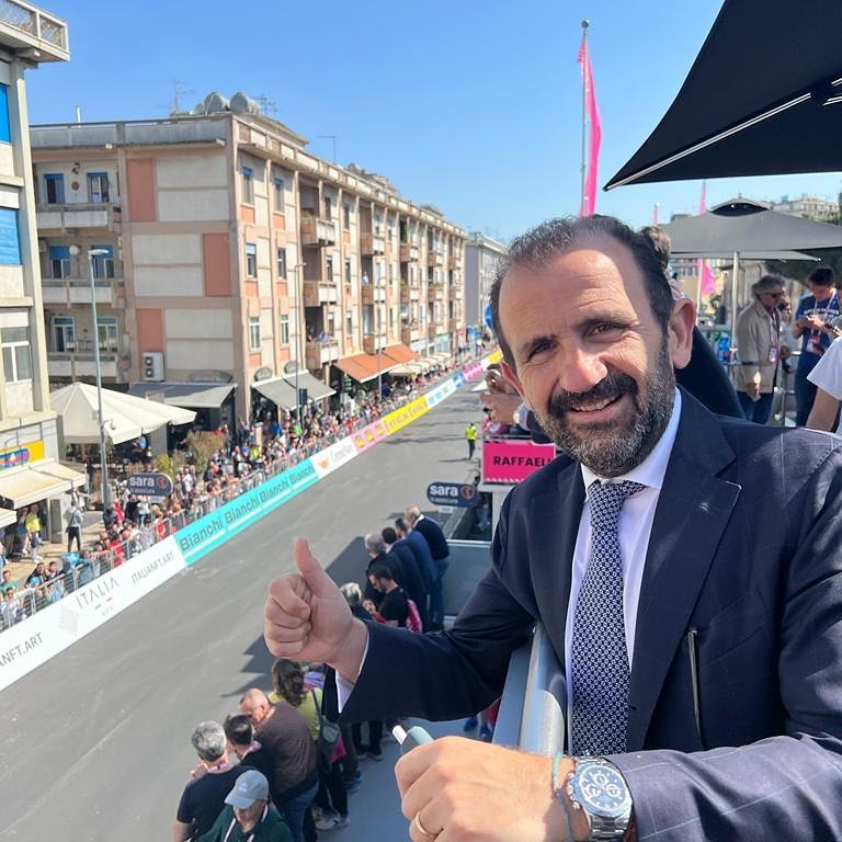 CroceMaurizio's tweet photo. Oggi #Messina è stata teatro di un emozionante arrivo di tappa del #GirodItalia. Per la nostra città è stata un’occasione importante per mostrarsi al mondo in tutta la sua bellezza, ma anche per esprimere la grande compostezza e l’entusiasmo della sua comunità. #ÈTempoDiCostruire https://t.co/U4gmX6AeFe