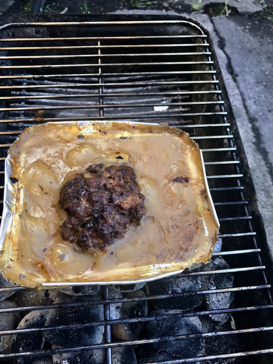 tantrictrevbbq's tweet photo. Faggots and homemade gravy with mint peas and potato fritter on the WeberGA. #homemade #bbq #faggots #mexicangravy #mintedpeas #potatofritter. https://t.co/ADwShnUIQR