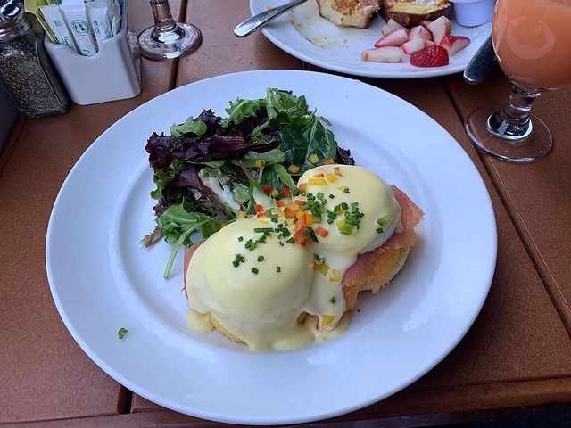 Erin880808's tweet photo. Lunch with my colleagues https://t.co/UmmilOLV4f