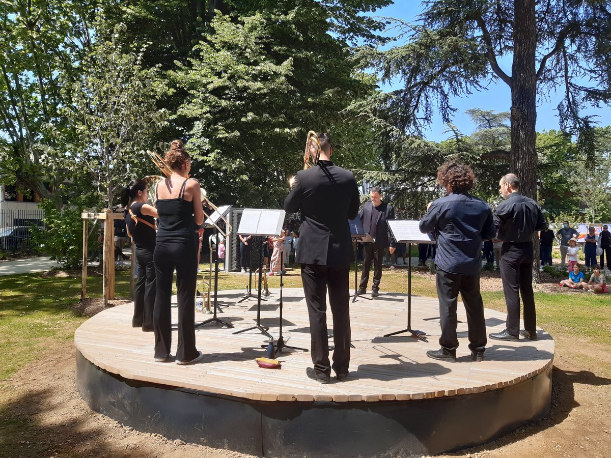 Stéphane Jouault (@jouaultstephane) on Twitter photo Bel après-midi #nature avec l'inauguration de deux nouveaux parcs à #Montpellier : le parc Christine Boumeester à la Cité des Arts et le parc Suzanne Babut à Boutonnet. Plus de parcs pour plus de bien-être et d'écologie face au changement climatique.
<a href="/MDelafosse/">Michaël Delafosse</a> <a href="/Elu_esEcolo_Mtp/">Elu-es écologistes Montpellier</a> Bel après-midi #nature avec l'inauguration de deux nouveaux parcs à #Montpellier : le parc Christine Boumeester à la Cité des Arts et le parc Suzanne Babut à Boutonnet. Plus de parcs pour plus de bien-être et d'écologie face au changement climatique.
<a href="/MDelafosse/">Michaël Delafosse</a> <a href="/Elu_esEcolo_Mtp/">Elu-es écologistes Montpellier</a>