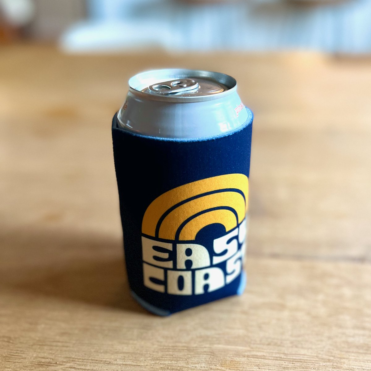 simplebits's tweet photo. Let me send you a free koozie. We’ll throw one in when you purchase a print, hoodie, or wood type ampersand from our Easy Coast collection.
https://t.co/UANtVrN8Dc
#buildingbuzz #marketingisawkward https://t.co/a8FXSTYO8g
