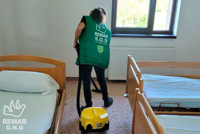 OngRemar's tweet photo. REMAR SOS continúa trabajando en favor de miles refugiados en la frontera rumano-ucraniana, actualmente en la ciudad de Oradea se brinda atención a 30 familia refugiadas.
Leer más: https://t.co/mxZZEgctMf
#REMARSOS #SOSUcrania #Ucrania #ongremar https://t.co/KS1FUfC98V