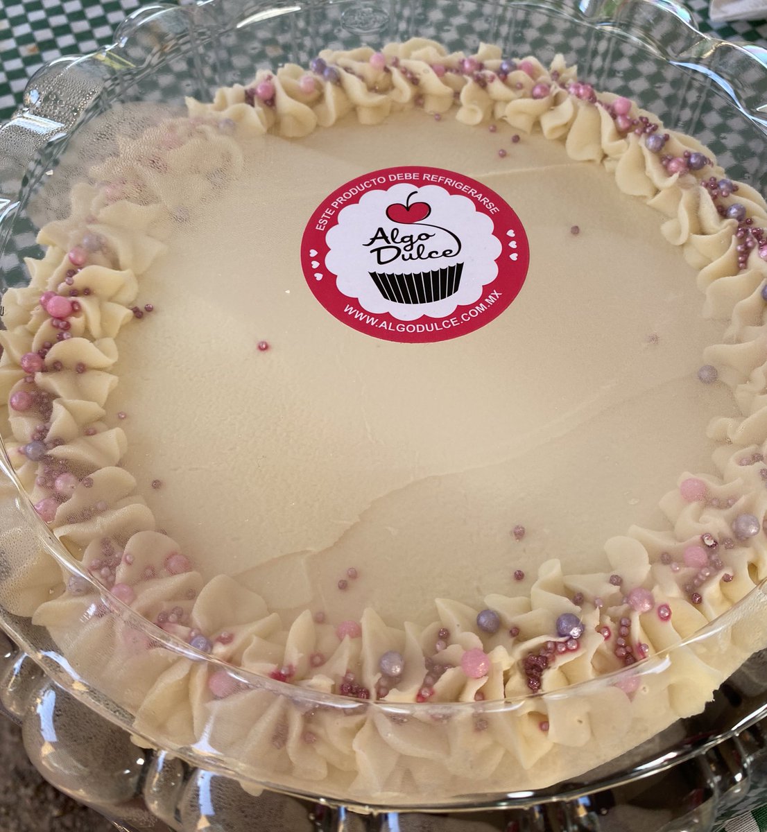 Yeseniaib's tweet photo. A este pastel yo sí le ando poniendo un Oxxo 🤤😍 #algodulce https://t.co/ctGCGzPSuF