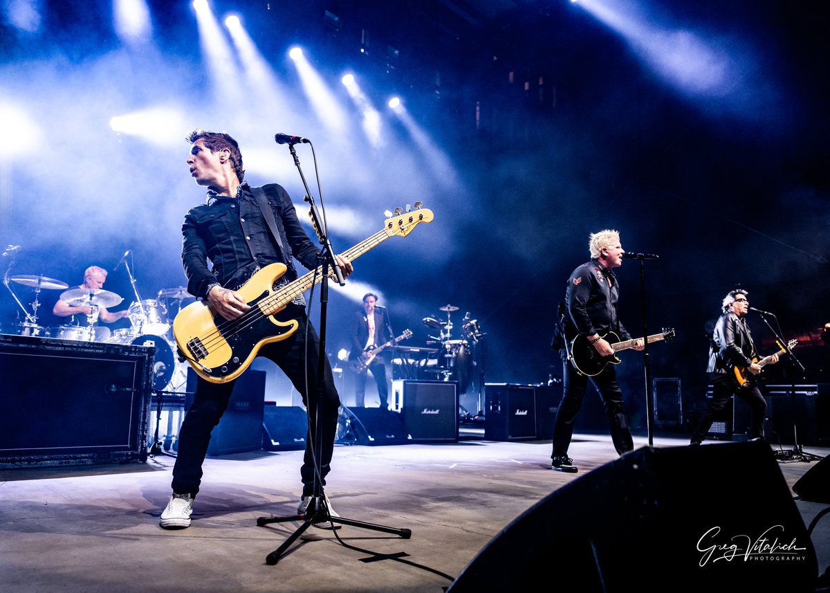 Gregsolidrock's tweet photo. @theoffspring ‼️San Diego 4.26.22 Opening night! https://t.co/dDBNEdjKGg