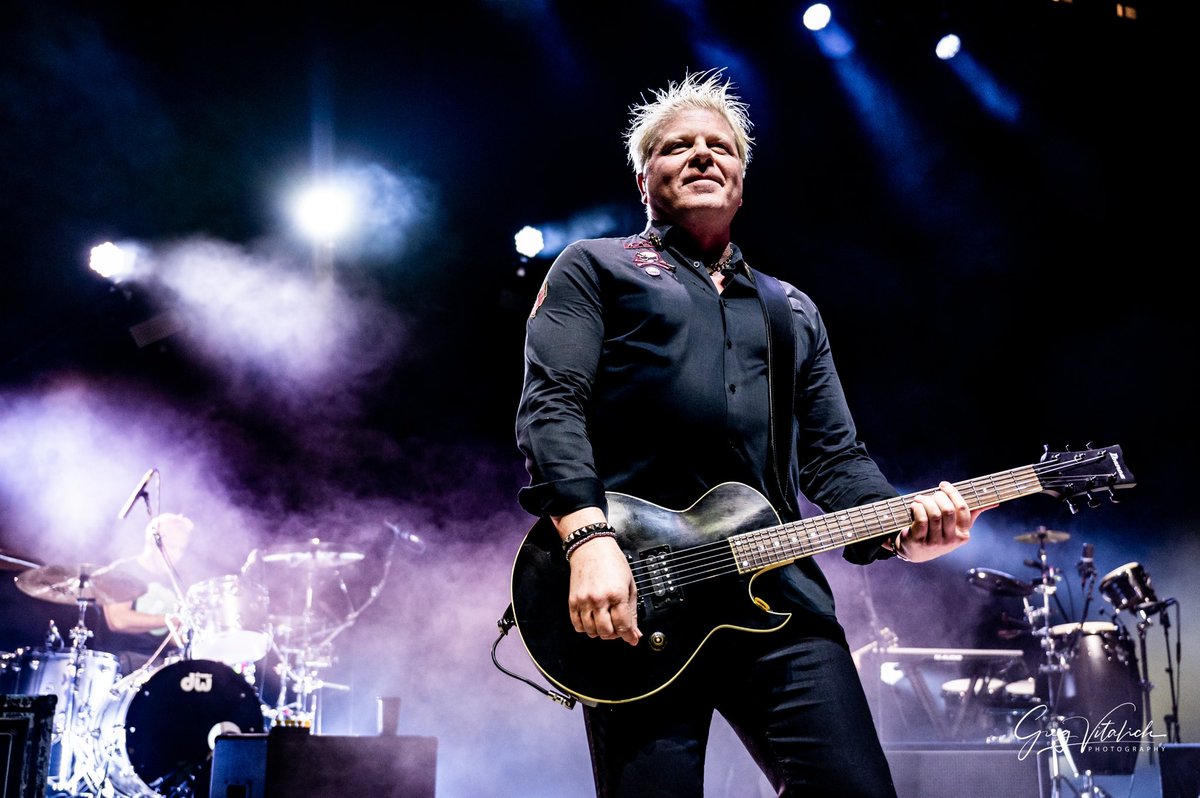 Gregsolidrock's tweet photo. @theoffspring ‼️San Diego 4.26.22 Opening night! https://t.co/dDBNEdjKGg