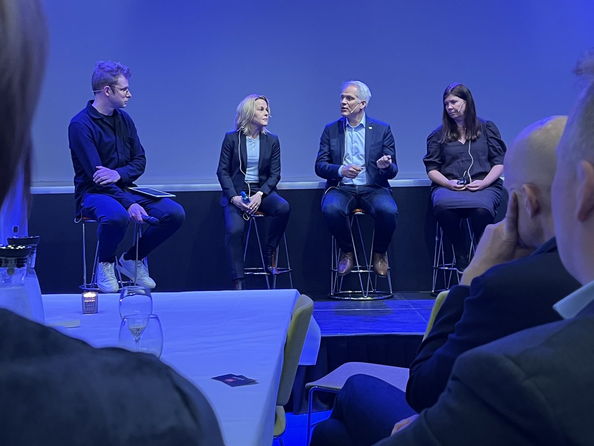 Skal du bygge hus, så ansetter du ikke en snekker. IT-konsulenter er fagfolk som er med og bygger Norge. Konsernsjef i Webstep, <a href="/sasmer/">Save Asmervik</a>, slår et slag for verdien av gode råd på #Trøndelagskveld med <a href="/NHO_no/">NHO</a> #åk22