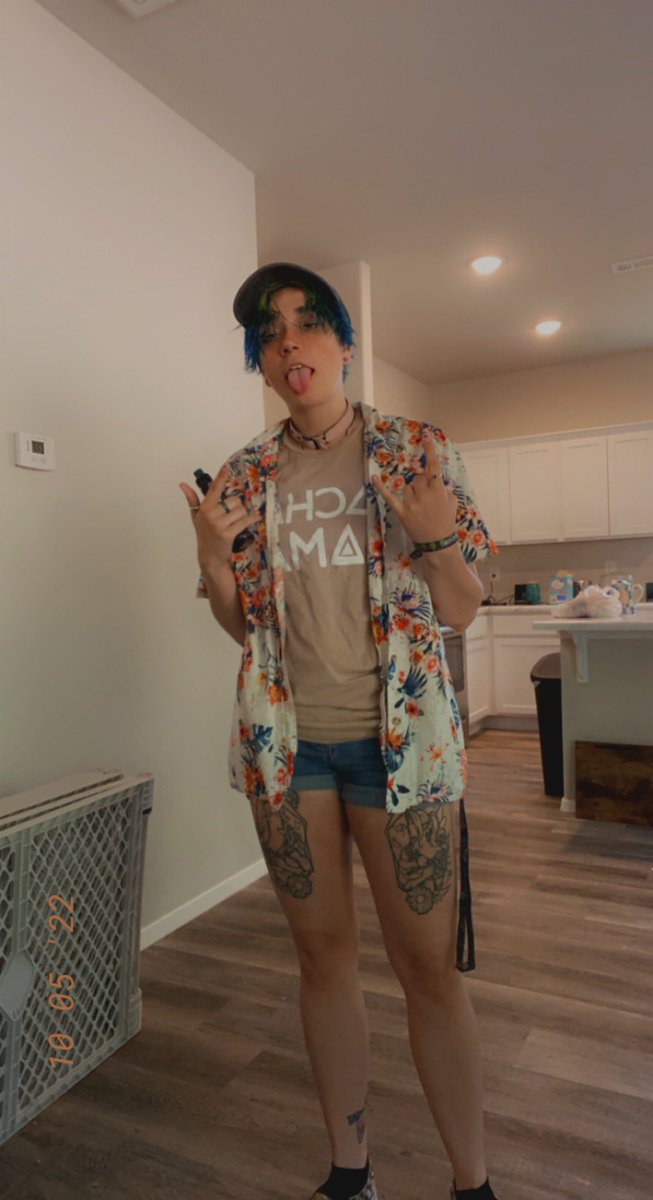 TheGoodestBoyEl's tweet photo. I’m sorry I’ve been away!!! Have some pics I took at work 🥴 hehe

#nsfwtwitter #nsfwtwt #nsfw #femboy #femboys #trans #transman #transbooty #femboythicc https://t.co/m5fbd6wQkU