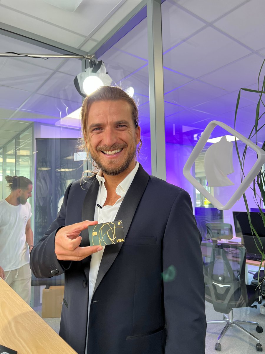Vancelian_app's tweet photo. As you may have seen yesterday, Julien, our CPO and Co-Founder was in a studio session with our #videoteam for a new project related to our #companyculture that’s coming up soon. Here are some pictures to give you a sneak-peek 👀

(more below ⬇️) https://t.co/KZJz1NbKxc