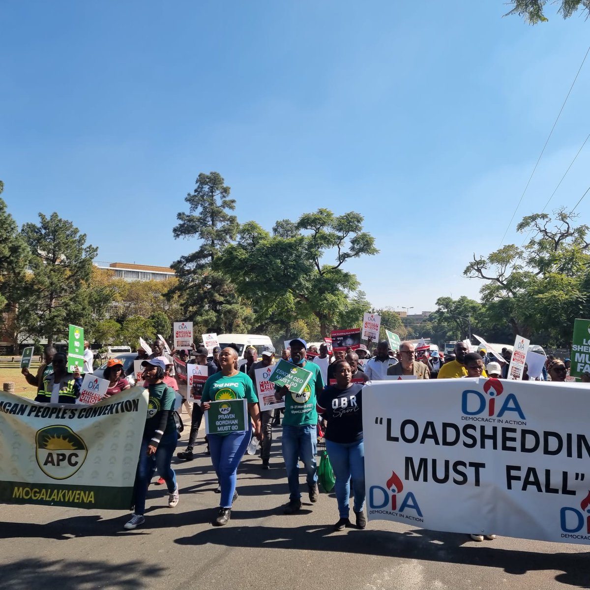 ThembaGodi_'s tweet photo. ESKOM MARCH!!!
Thanks to our Party cadres for a successful March. We stood up for the majority. We stood up against the neoliberals.
These fellows are sellouts, period.
The struggle continues!! https://t.co/irvjzNKJNY
