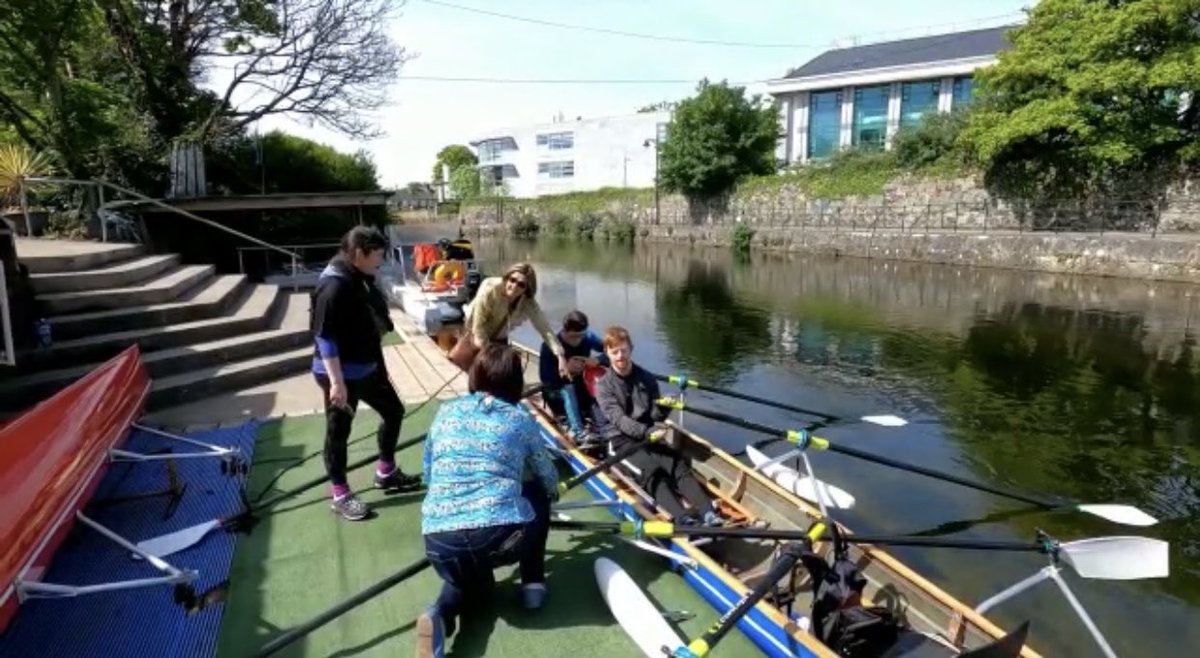 tribesmenrowin1's tweet photo. Welcome back #crewblu Second weekend of the year that they have been on the water. Here is a snippet of them from Saturday, courtesy of Peter Cassidy. ππππππ₯π₯π₯ https://t.co/chnFWs7yG7