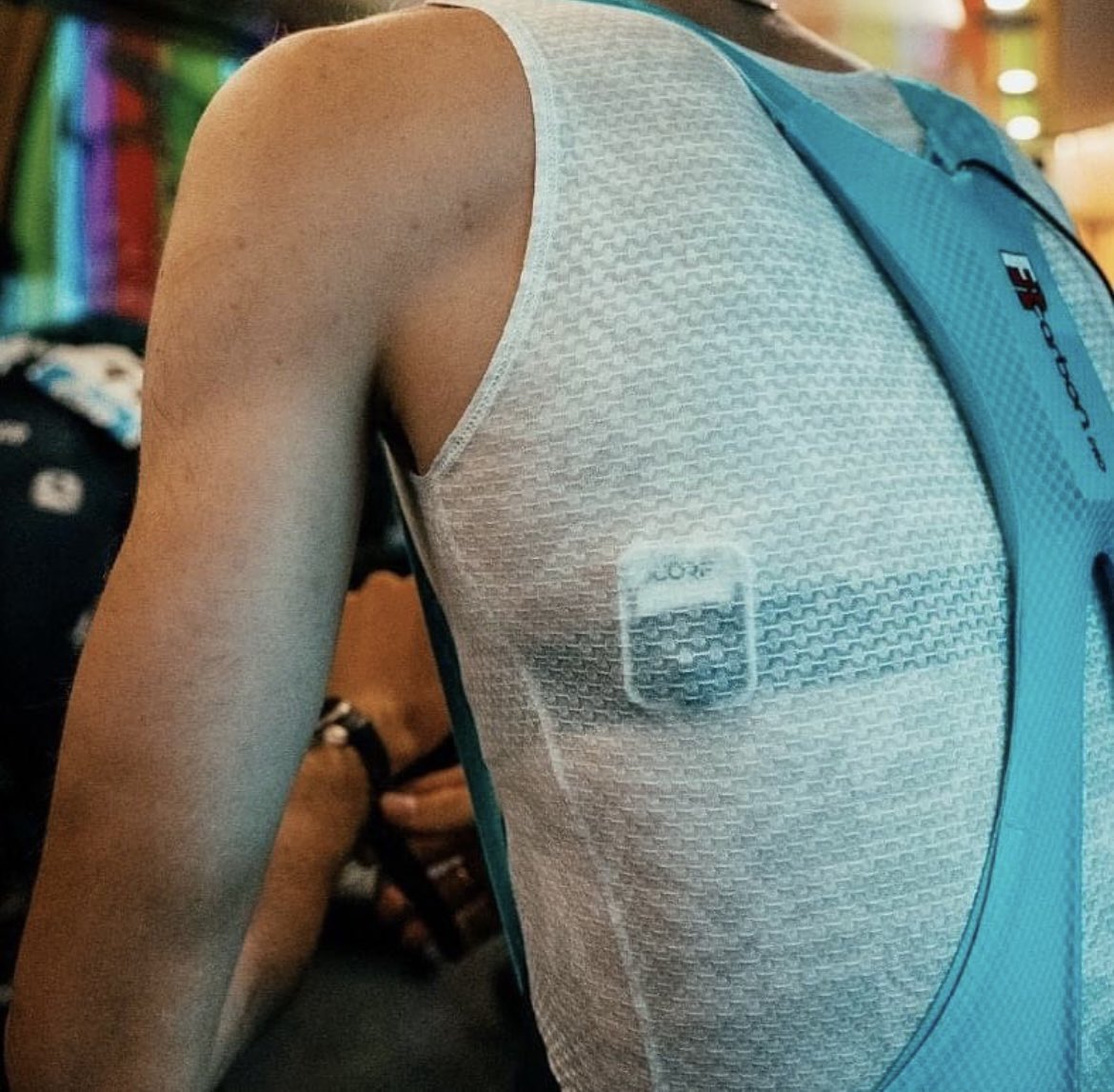 CoreBodyTempJPN's tweet image. 現在行われている「ジロ・デ・イタリア」では集団内でもかなり多くの選手が「CORE」を採用して驚きです。

#CORE #ヒートトレーニング #深部体温計 #深部体温 #暑さ対策 #スポーツ #夏 #熱中症 #予防 #ウォーミングアップ #管理 #ウォーミングアップ管理 #暑さ順応
#ガーミン #wahoo