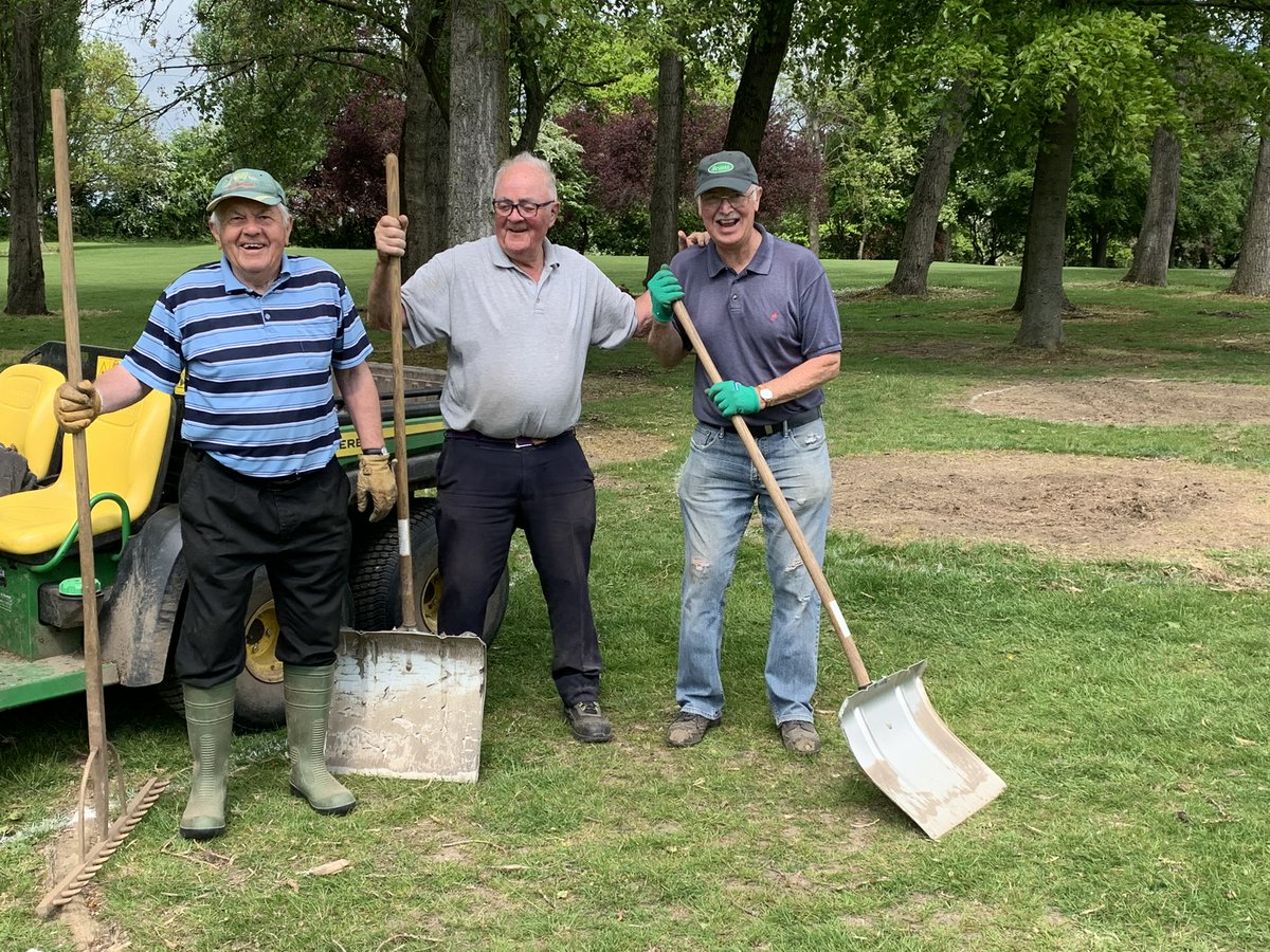 ErewashVGolfC's tweet photo. Huge thanks to Bob Green, Dave Ford and Ian Stewart for clearing the debris from the stumps that were ground out on Spring fairway.

Thank you guys!

#erewashvalleyproud #golf  #ladiesgolf #juniorgolf  #drivingrange  #getintogolf #Girlsgolfrocks  #opencompetitions #seniorsgolf https://t.co/9ARzidKUT1