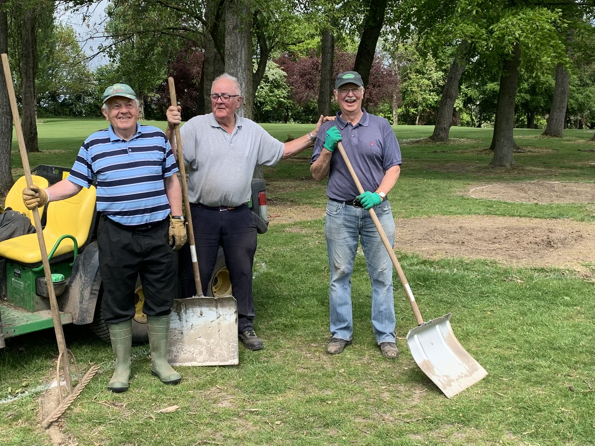 ErewashVGolfC's tweet photo. Huge thanks to Bob Green, Dave Ford and Ian Stewart for clearing the debris from the stumps that were ground out on Spring fairway.

Thank you guys!

#erewashvalleyproud #golf  #ladiesgolf #juniorgolf  #drivingrange  #getintogolf #Girlsgolfrocks  #opencompetitions #seniorsgolf https://t.co/9ARzidKUT1