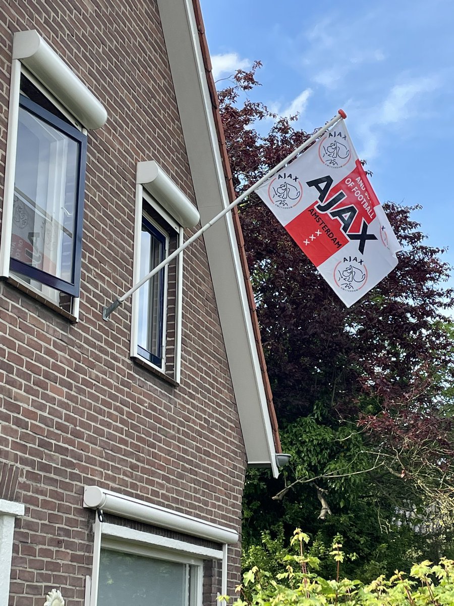 ajaxmuseumNL's tweet photo. Ik durf hem wel aan! Vanavond gaat het gebeuren. In Groessen is de vlag vast uit!

#AJAhee #Ajax #kampioen #Eredivisie #nummertje36 @dannyaaldering #Groessen https://t.co/KaTdbjuvBa