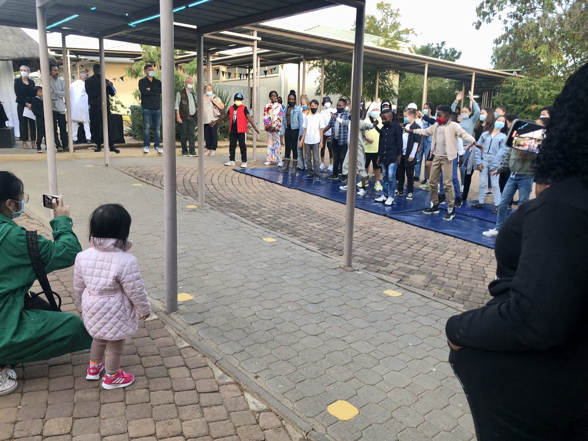 tweetdanai's tweet photo. #PYPX2022 time! Celebrating students #LearningAtWIS who expressed themselves through the arts. I learned something about public speaking from a 5th grader today. #HWEO https://t.co/T4yaOmzgHq