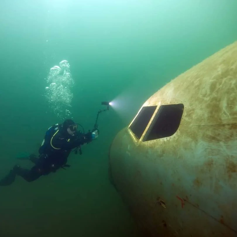 WraysburyDive's tweet photo. Great fun diving with Alastair Ansell testing some new kit including a Bigblue Dive Lights torch which was brighter than the sun, the Nautismart Pro housing for all those that want to use their smartphone as a camera and some toasty warm Sharkskin. https://t.co/7uZQ3AVJpg