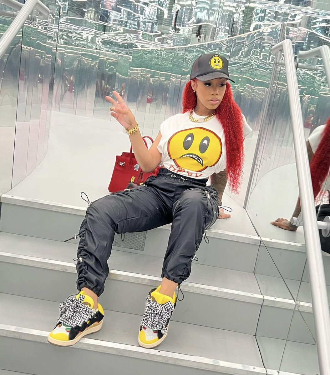 theblvksheep's tweet photo. i love when the baddies wear my brand #NormalisDead 🚧 https://t.co/LscMv6Ru5X