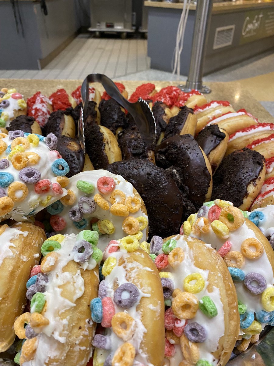 slucampusdining's tweet photo. Late Night Breakfast was a HUGE hit! We can���t wait for next semester! #latenightbreakfast #lionup https://t.co/9qjb8DJTHv
