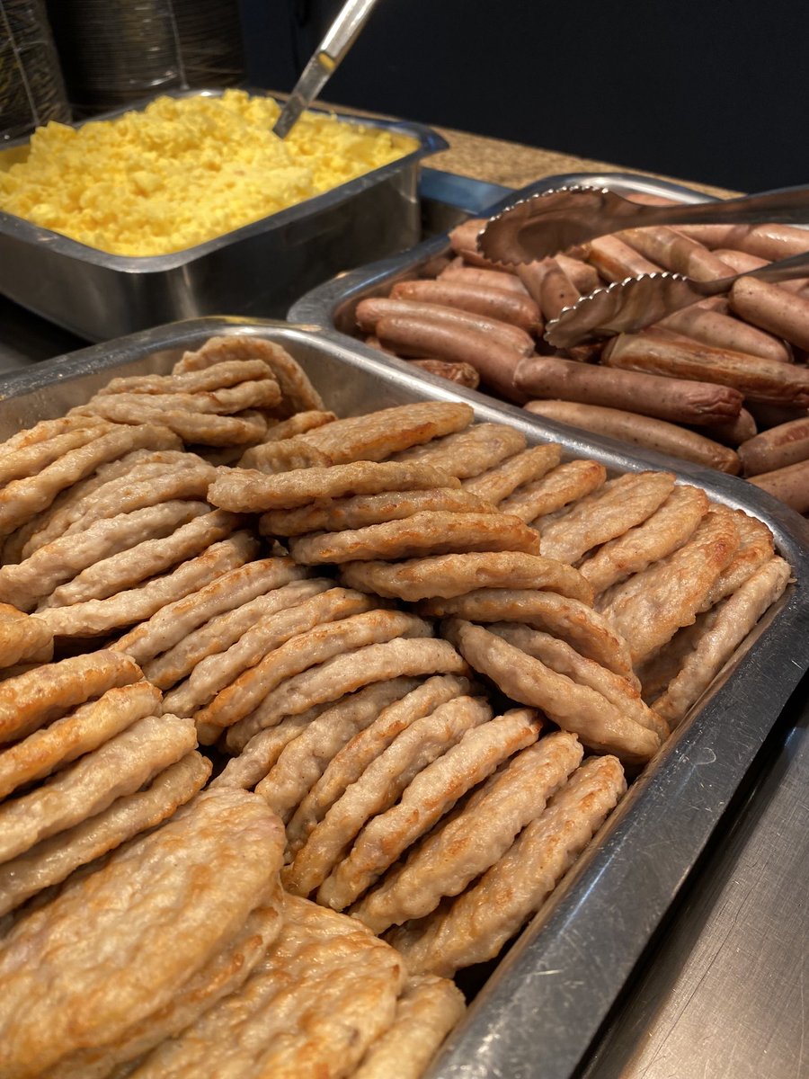 slucampusdining's tweet photo. Late Night Breakfast was a HUGE hit! We can���t wait for next semester! #latenightbreakfast #lionup https://t.co/9qjb8DJTHv