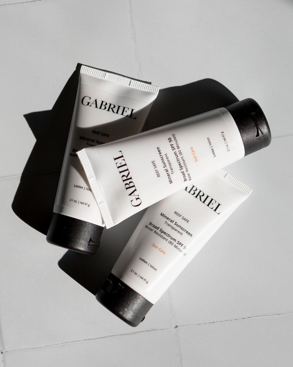 Made for the sunny days ahead! ☀️ 

Our mineral-based sunscreen for face and body features broad spectrum SPF 50 and is water-resistant for up to 80 minutes. The transparent and reef safe formula includes UVA/UVB reflector zinc oxide.

Pick yours up at the Lounge today. 🛒