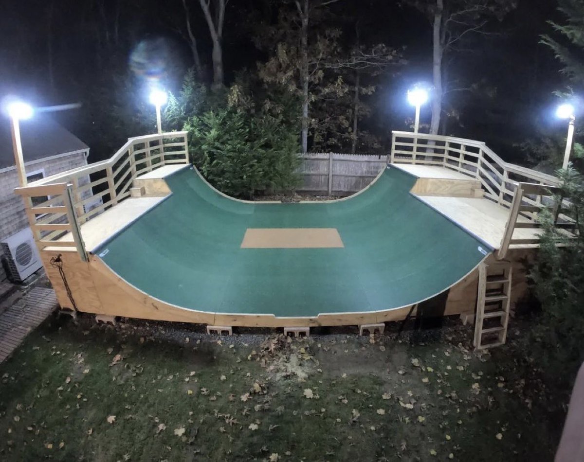 GripRiteUSA's tweet photo. Check out this awesome build from Eastern #Ramps - New England's Ramp Company.🔨

Here’s what they said:
“Fun build we wrapped up for some new friends of ours and they are more than pleased. Ready for years of shred to come🤙”

#miniramp #skateboarding #skatelife #griprite https://t.co/cx5GonkUeq