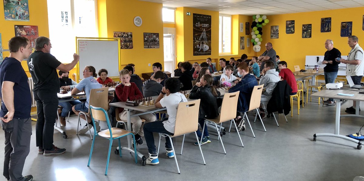coljosselin's tweet photo. Booster sa mémoire🧠 sa concentration , sa logique: vive les échecs ! Dernier tournoi de l’année au collège 🙌 https://t.co/rieLgWqCnD