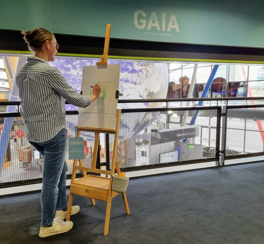 scienceatlife's tweet photo. Discover Life after dark this Saturday as part of @TheLateShows free culture crawl 🌃

Explore the science centre at twilight and take part in hands-on activities 🤩

Join us Saturday 14 May, 7pm-11pm. All free, no booking required.

Find out more ➡️ https://t.co/OXWY7TpZrB https://t.co/h3MliaqgL2