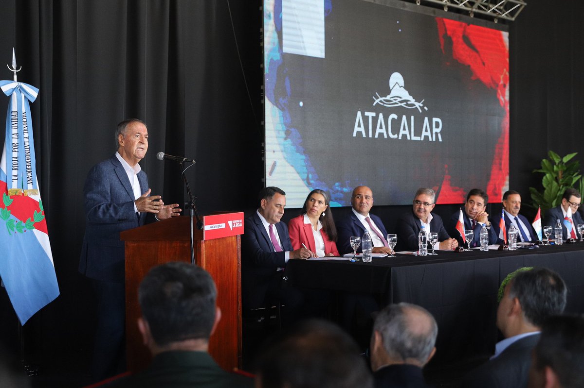 Uno de los principales ejes de trabajo del encuentro se centra en el impulso de acciones que promuevan el Corredor Biocéanico Agroalimentario y Minero entre ambos países. #Atacalar #Hacemos