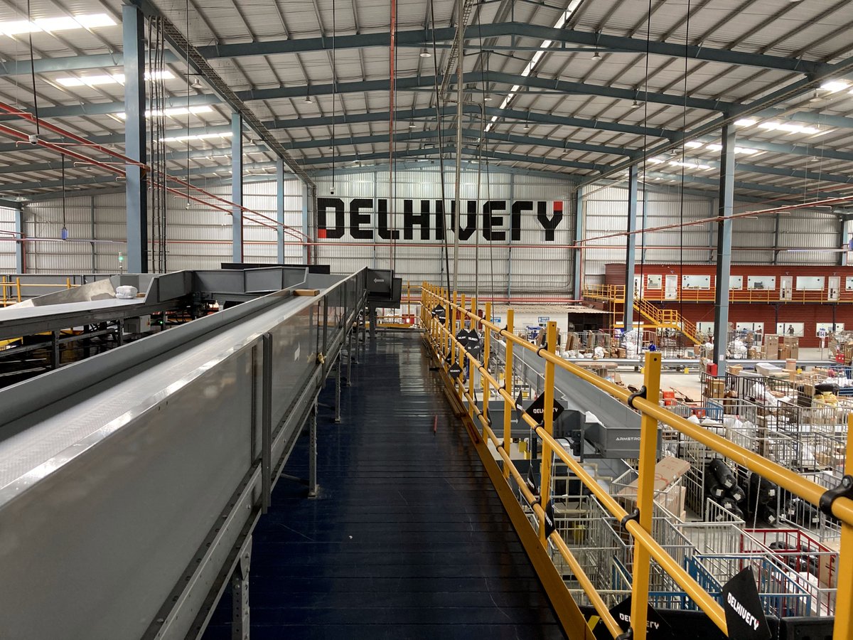On one side there’s us losing our mind between ‘pen ka dhakkan kahaan gaya’, ‘mummyyy any idea mere socks kahaan hai?’ 
And then, there’s <a href="/delhivery/">Delhivery</a> that seamlessly manages over 1 billion packages in 2300 cities across 17000 pin codes. Our mind is blown! 🤯#UXdesign
