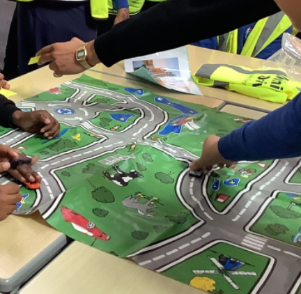 easton_academy's tweet photo. Year 5 spent the day at @IntoUniversity learning about different types of engineering
#aspirational @DBAT_UK #engineer #STEM https://t.co/ZoyolFyai2