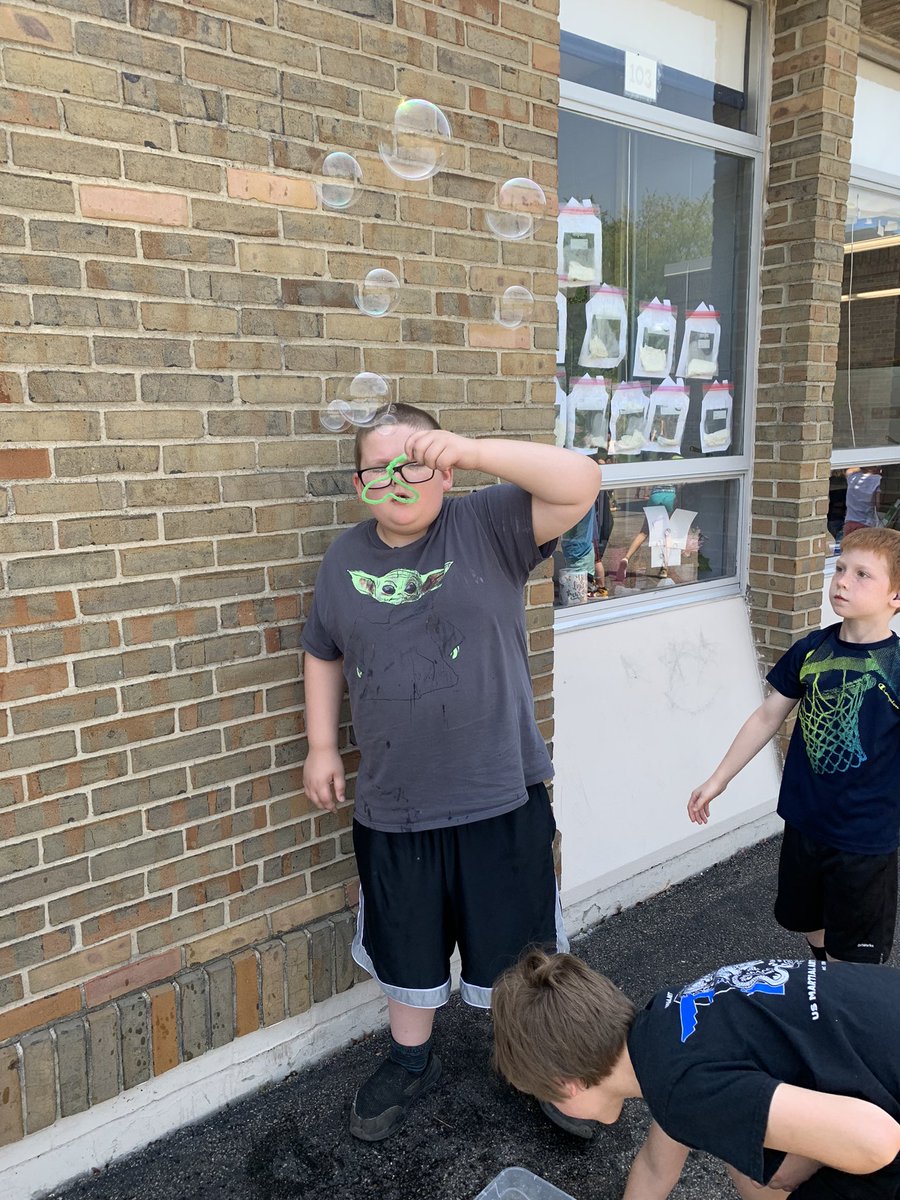 Nicole Hertel tweet media