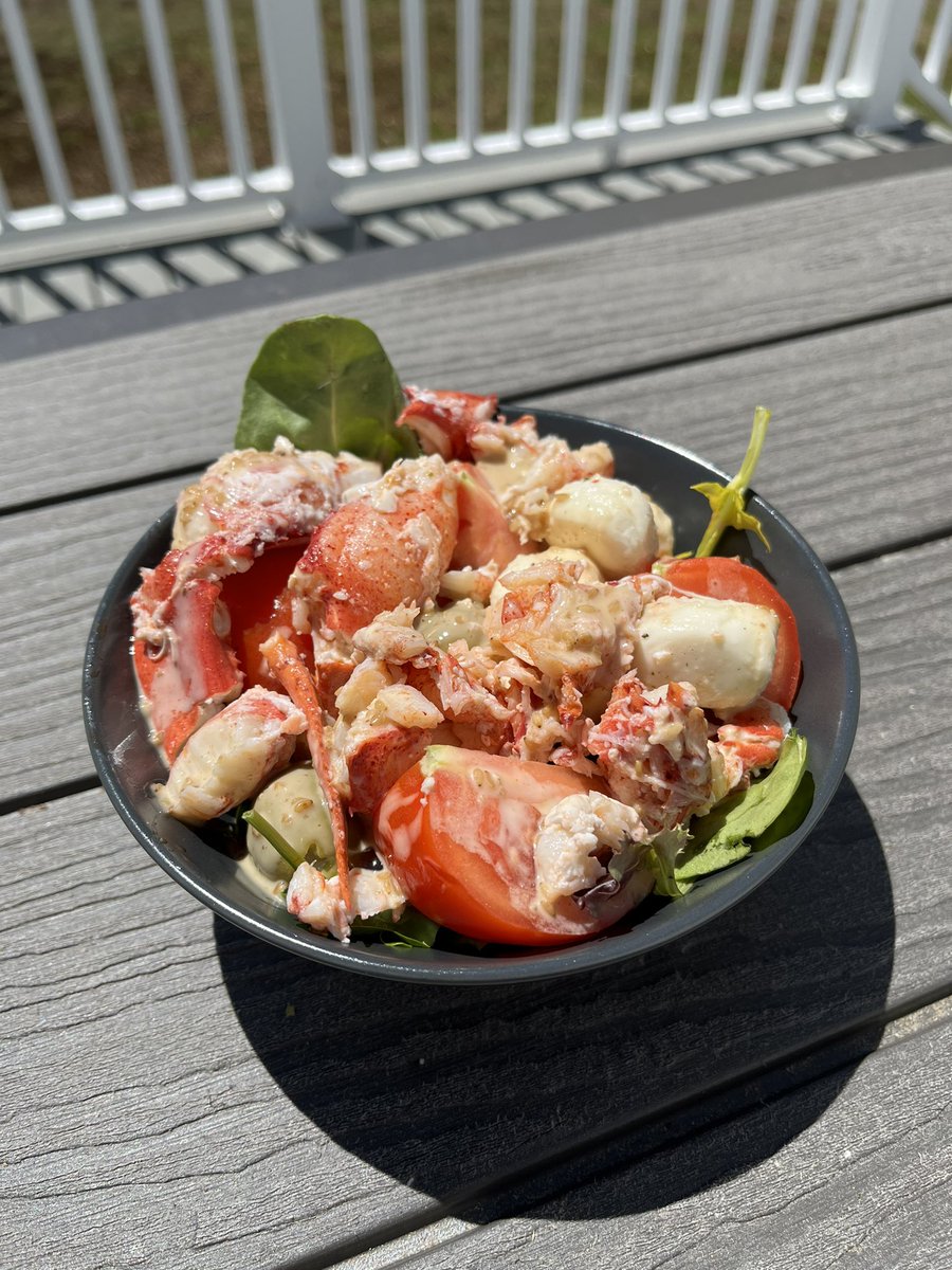 RonaldVining's tweet photo. 📢 📺 👨‍🍳 Look what your #Marketing Chef, @RonaldVining, cooked-up in the @MktKitchenTV, today…

Fresh Lobster 🦞 Tomato 🍅 Olive 🫒 Lettuce 🥬 and Mozzarella 🧀 cheese with Sesame dressing.

Yum! 😋👌 

New Episodes - Coming Soon!!!
https://t.co/lyjlj1u7PK https://t.co/OPyZ7L9pEL