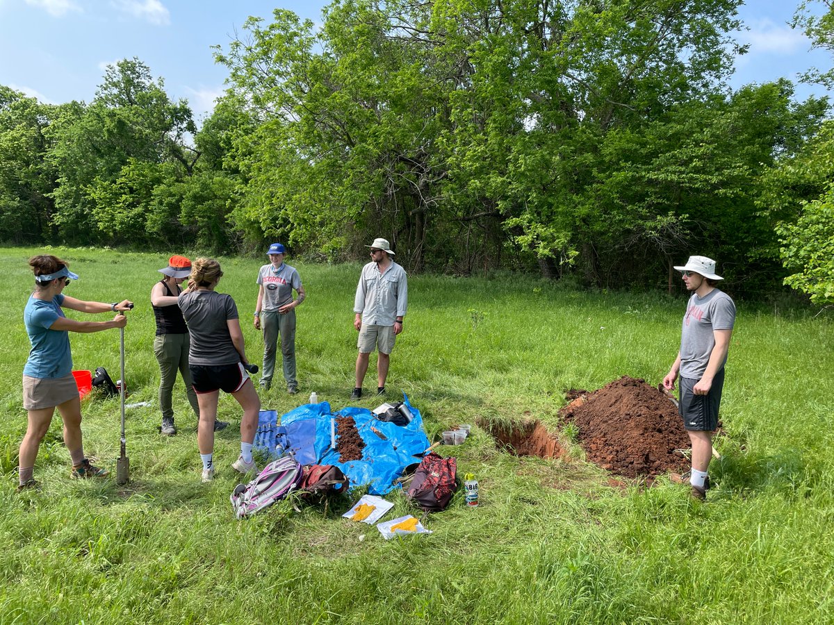 Lynn (Gerilyn) Soreghan (@lsoreghan) on Twitter photo Fun field day learning about soil from <a href="/hodges_soil/">Caitlin Hodges (she/her)</a> #DontCallItDirt #BuriedCarbon @lilyspj <a href="/AliciatheGeo/">Alicia Bonar</a> <a href="/Bison_UG/">BisonUnderground</a> Fun field day learning about soil from <a href="/hodges_soil/">Caitlin Hodges (she/her)</a> #DontCallItDirt #BuriedCarbon @lilyspj <a href="/AliciatheGeo/">Alicia Bonar</a> <a href="/Bison_UG/">BisonUnderground</a>