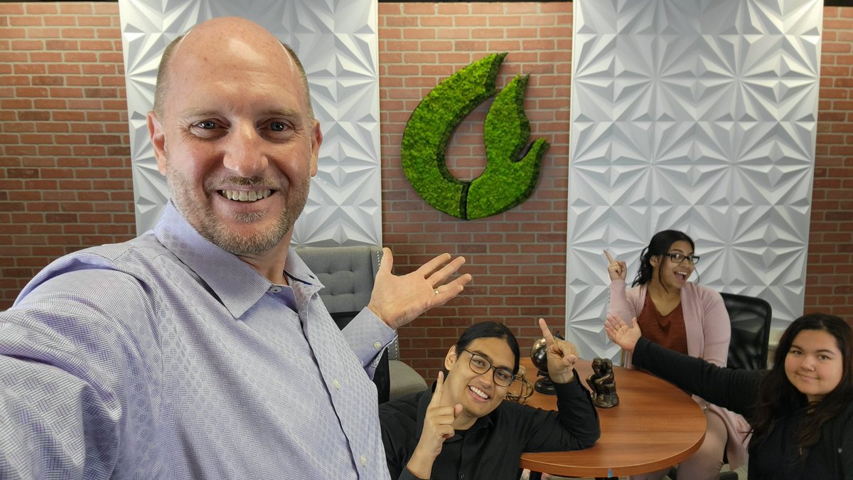 JayClancy's tweet photo. Just put the finishing touches on our video set. What do you think? https://t.co/kEPNplkkKF