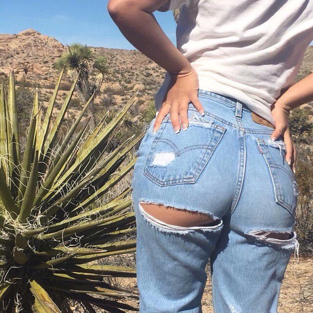 Decided to go for a hike but, Wrong decision to wear jeans. Fat ass girl problems. 💙🍑