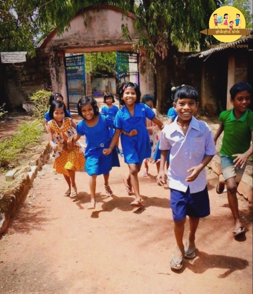 Aapkahrudananda's tweet photo. Our @shiksha_alok students MARCHING FOR A BETTER FUTURE. 💛😊
#ShikshaAlok

@CMO_Odisha @VPSecretariat @NITIAayog @globalodia @glowohelps @PradeepJenaIAS @smilefoundation @NidhiPundhir08 @INDIACSR @indiacares_2020 @Sulagna_Speaks @PraharajArun @doctorTHEdaring @drkhuntia21 https://t.co/nIcf7phKSK
