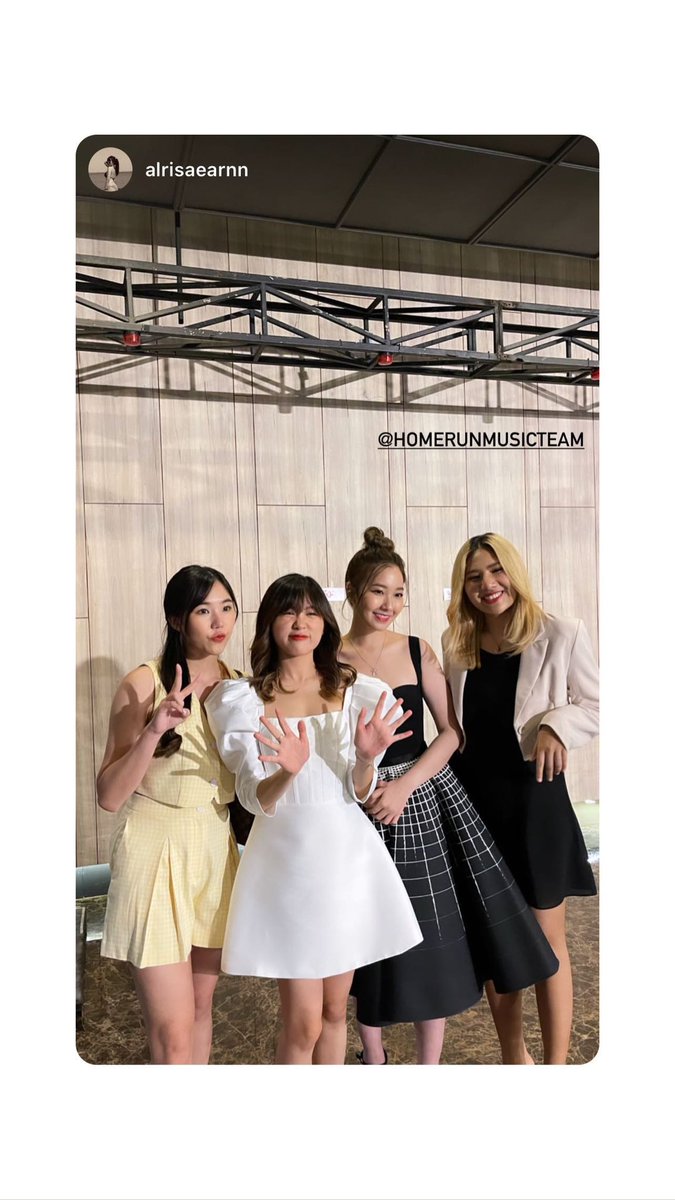 homerun_update's tweet photo. 10.05.22 ﹏ 𝙪𝙥𝙙𝙖𝙩𝙚 ﹏
ʕ IG story : homerunmusicteam ʔ

#RubyTan
#Puimek #Puimekster
#CincinIrada
#BellWarisara 
#HomeRunMusic
#TheGuitarMagAwards2021 https://t.co/sqMmfXKjXo